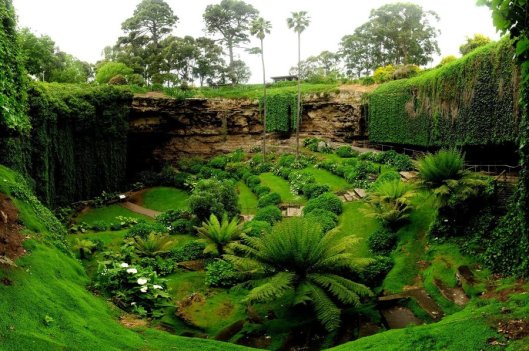 umpherston_sinkhole_by_poriginal-d32dx7j